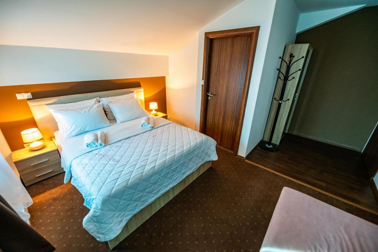 Hotel Oasis Gnojnice Bagian luar foto