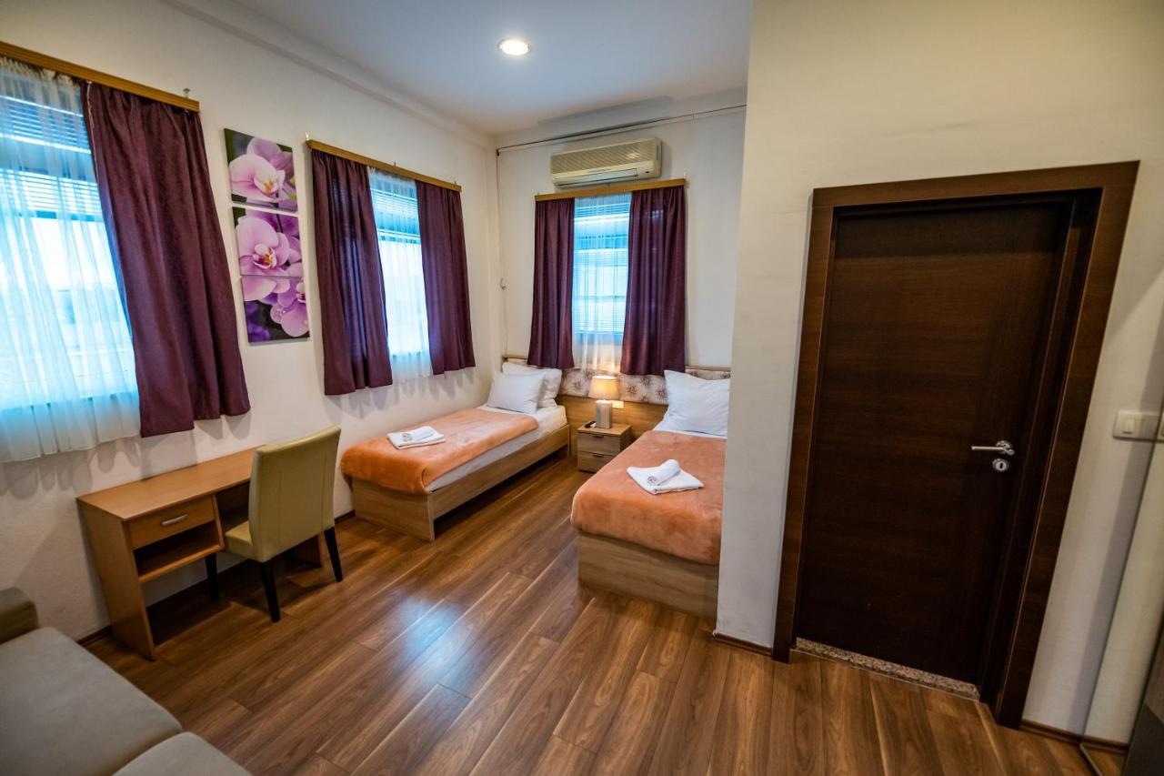 Hotel Oasis Gnojnice Bagian luar foto