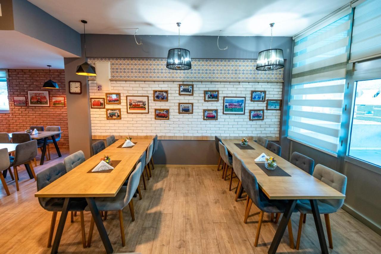 Hotel Oasis Gnojnice Bagian luar foto