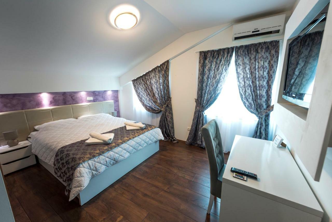 Hotel Oasis Gnojnice Bagian luar foto