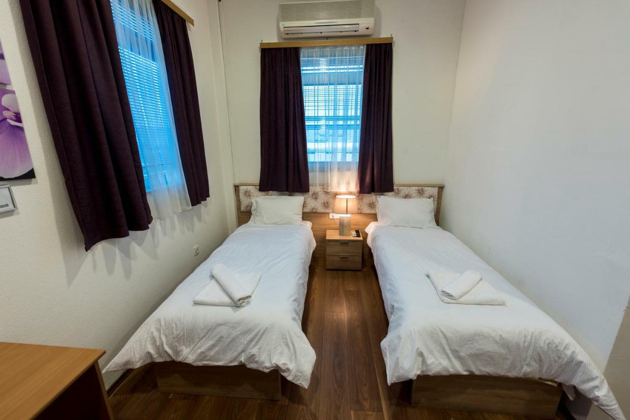 Hotel Oasis Gnojnice Bagian luar foto
